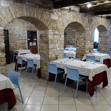 Hotel Tre Ceri Gubbio Kültér fotó
