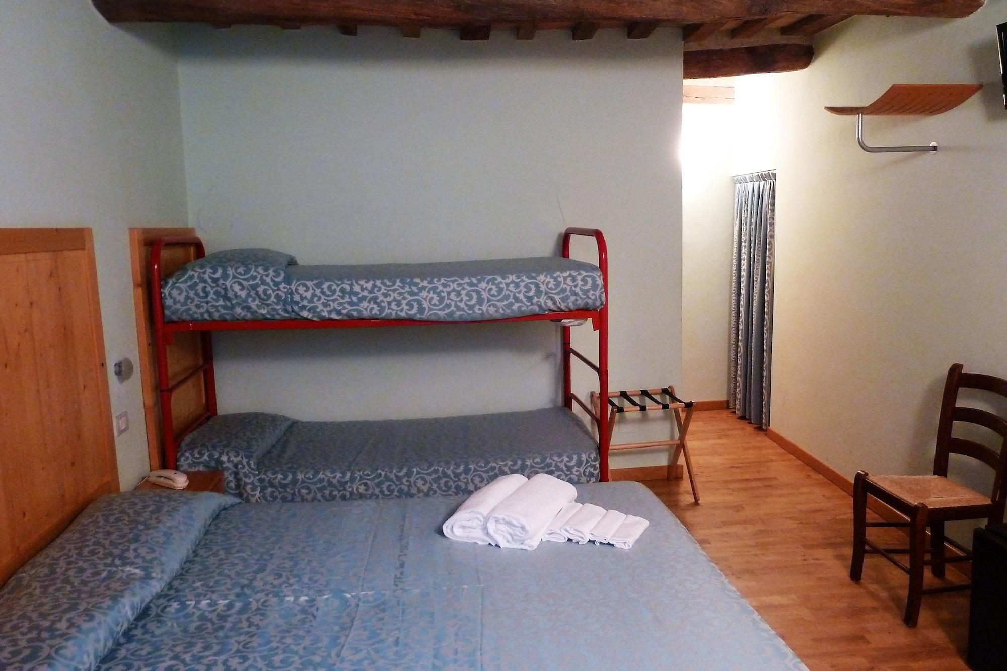 Hotel Tre Ceri Gubbio Kültér fotó