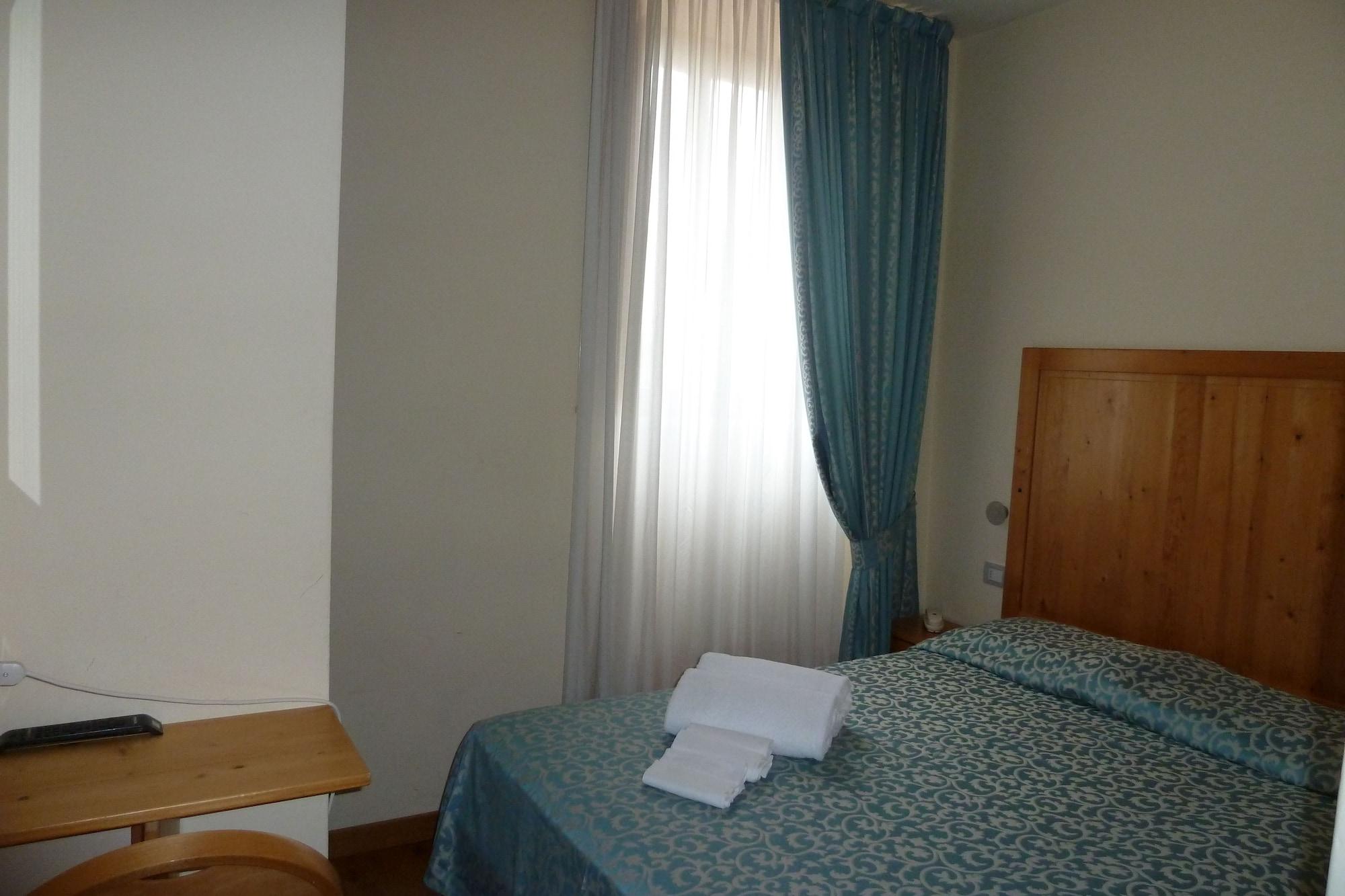 Hotel Tre Ceri Gubbio Kültér fotó