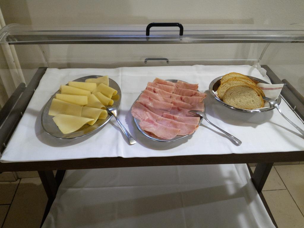 Hotel Tre Ceri Gubbio Kültér fotó