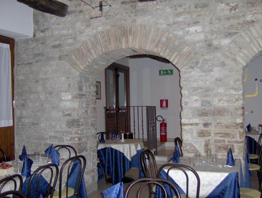 Hotel Tre Ceri Gubbio Kültér fotó