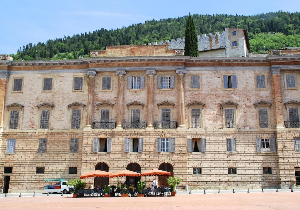 Hotel Tre Ceri Gubbio Kültér fotó