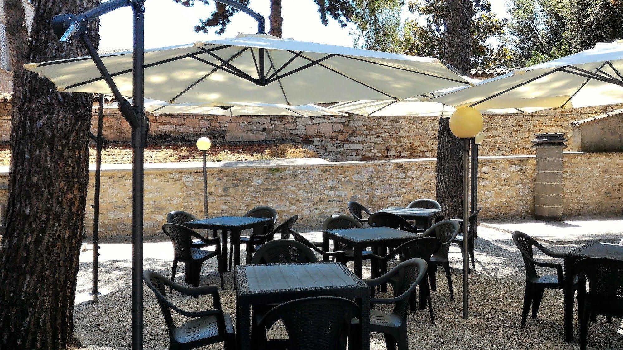 Hotel Tre Ceri Gubbio Kültér fotó